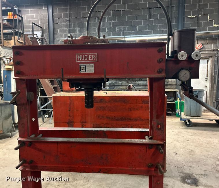 image for item ET6841 F.A. Nugier H60-7 hydraulic press