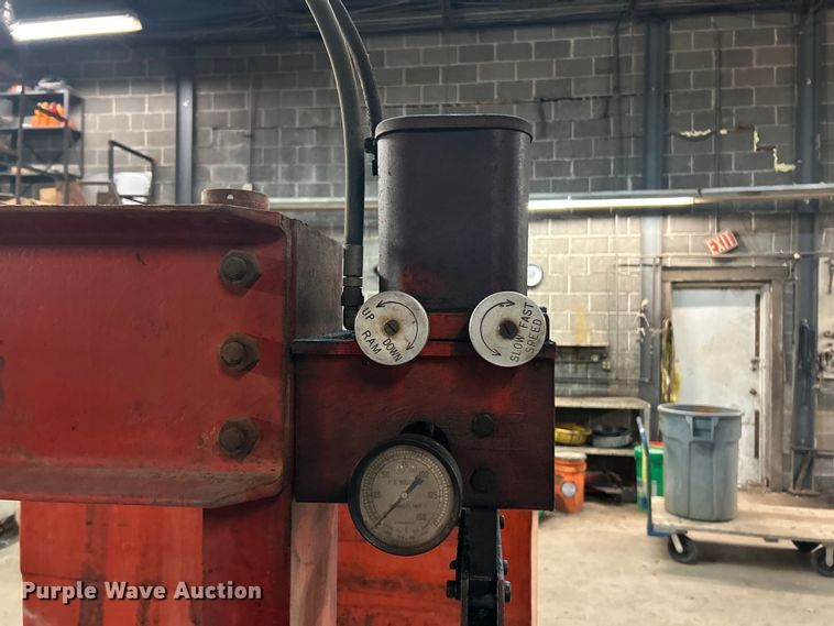 image for item ET6841 F.A. Nugier H60-7 hydraulic press