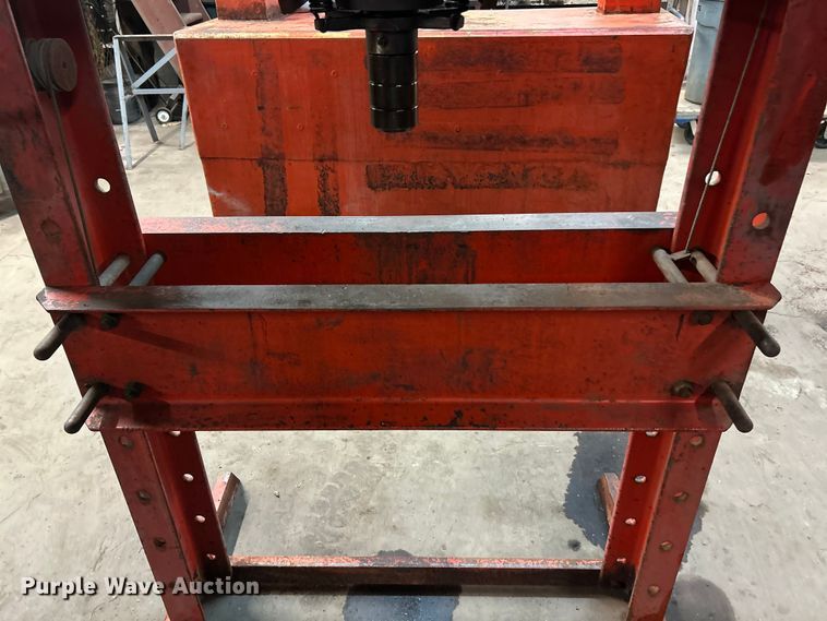 image for item ET6841 F.A. Nugier H60-7 hydraulic press