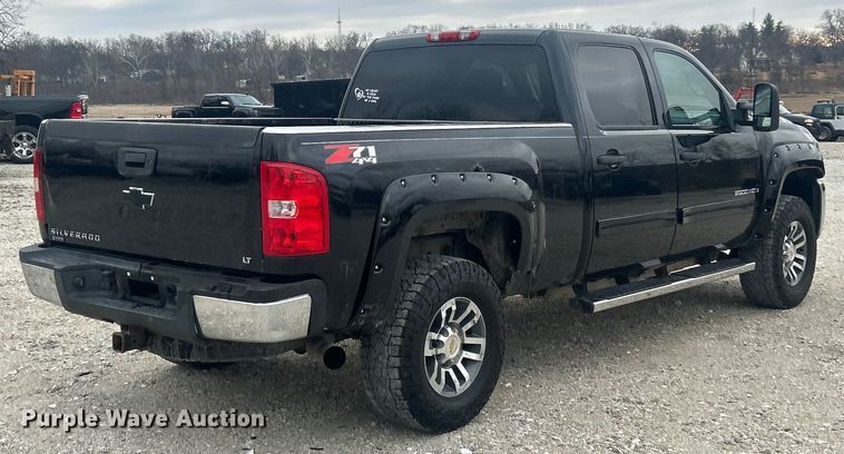 image for item ET6845 2009 Chevrolet Silverado 2500HD LT Crew Cab pickup truck