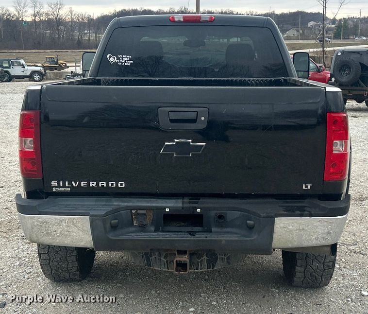 image for item ET6845 2009 Chevrolet Silverado 2500HD LT Crew Cab pickup truck