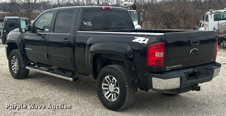 image for item ET6845 2009 Chevrolet Silverado 2500HD LT Crew Cab pickup truck
