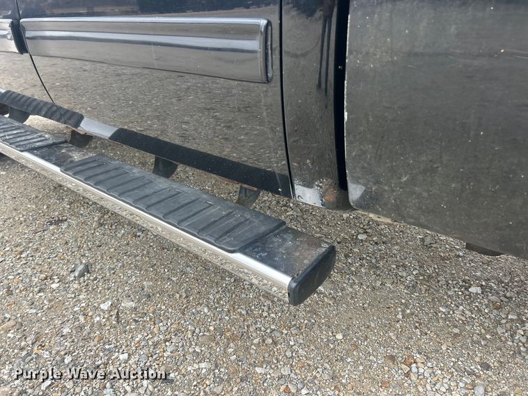 image for item ET6845 2009 Chevrolet Silverado 2500HD LT Crew Cab pickup truck