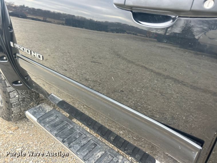 image for item ET6845 2009 Chevrolet Silverado 2500HD LT Crew Cab pickup truck