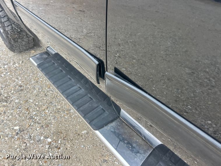 image for item ET6845 2009 Chevrolet Silverado 2500HD LT Crew Cab pickup truck