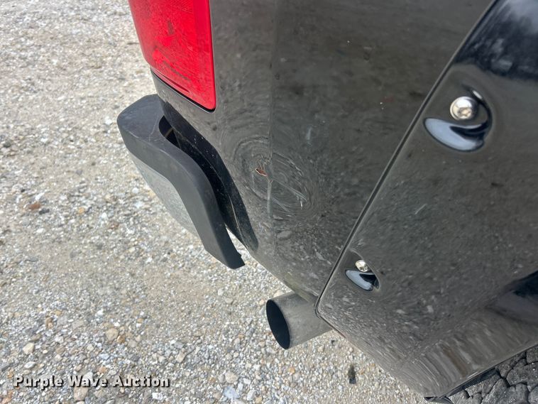 image for item ET6845 2009 Chevrolet Silverado 2500HD LT Crew Cab pickup truck