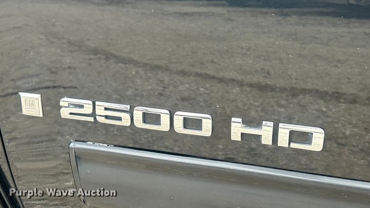 image for item ET6845 2009 Chevrolet Silverado 2500HD LT Crew Cab pickup truck