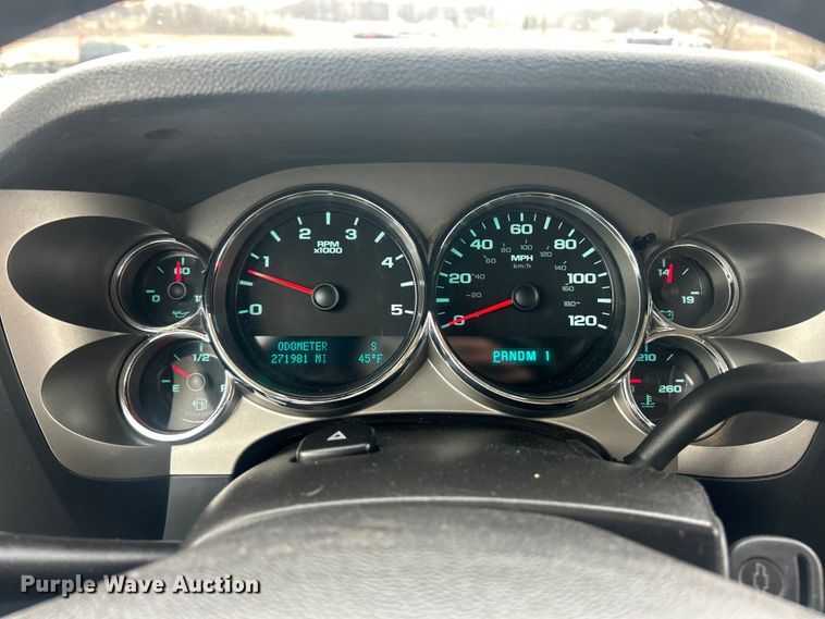 image for item ET6845 2009 Chevrolet Silverado 2500HD LT Crew Cab pickup truck