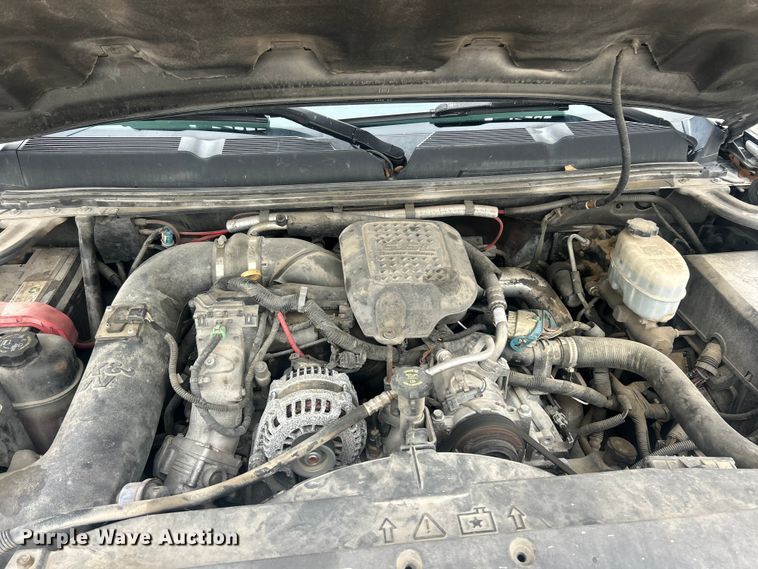 image for item ET6845 2009 Chevrolet Silverado 2500HD LT Crew Cab pickup truck