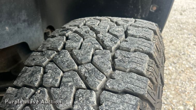 image for item ET6845 2009 Chevrolet Silverado 2500HD LT Crew Cab pickup truck