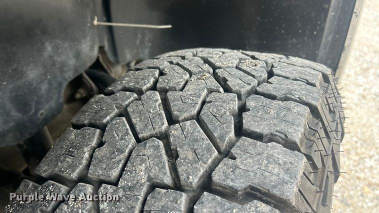 image for item ET6845 2009 Chevrolet Silverado 2500HD LT Crew Cab pickup truck