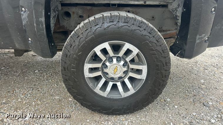 image for item ET6845 2009 Chevrolet Silverado 2500HD LT Crew Cab pickup truck