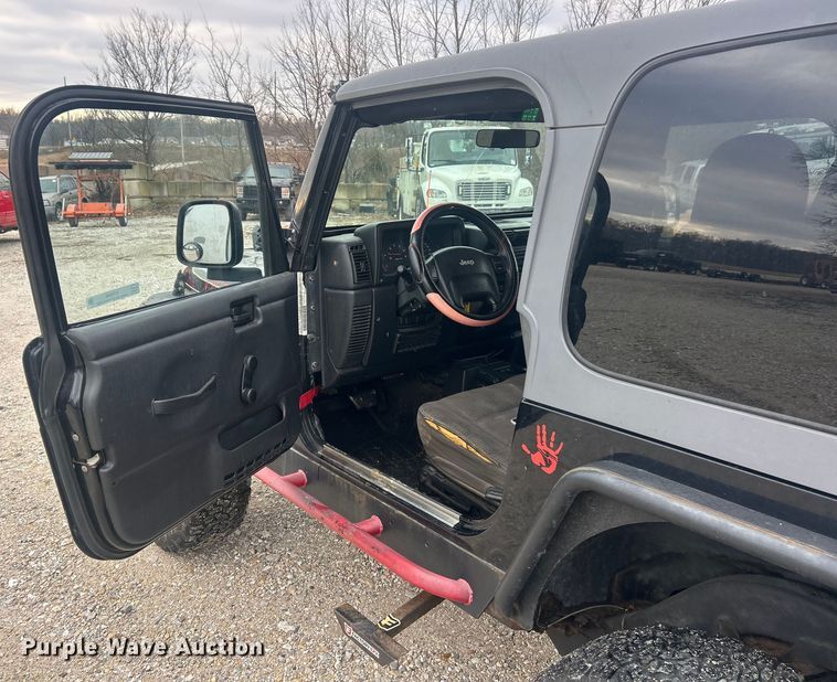 image for item ET6846 2005 Jeep Wrangler Sport SUV