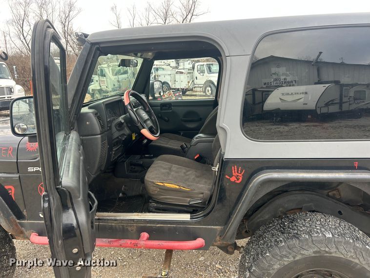 image for item ET6846 2005 Jeep Wrangler Sport SUV