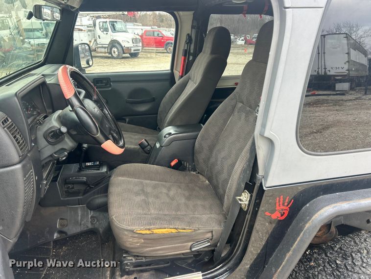 image for item ET6846 2005 Jeep Wrangler Sport SUV