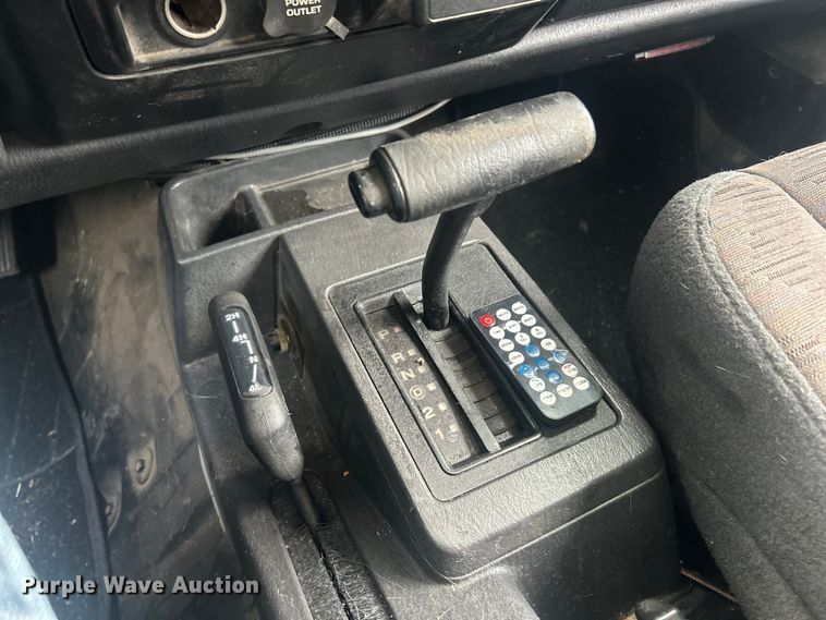 image for item ET6846 2005 Jeep Wrangler Sport SUV