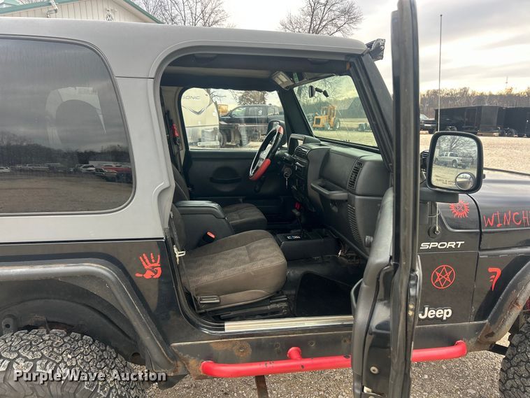 image for item ET6846 2005 Jeep Wrangler Sport SUV