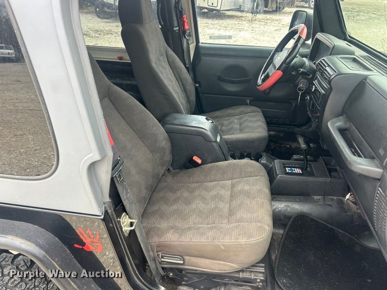 image for item ET6846 2005 Jeep Wrangler Sport SUV