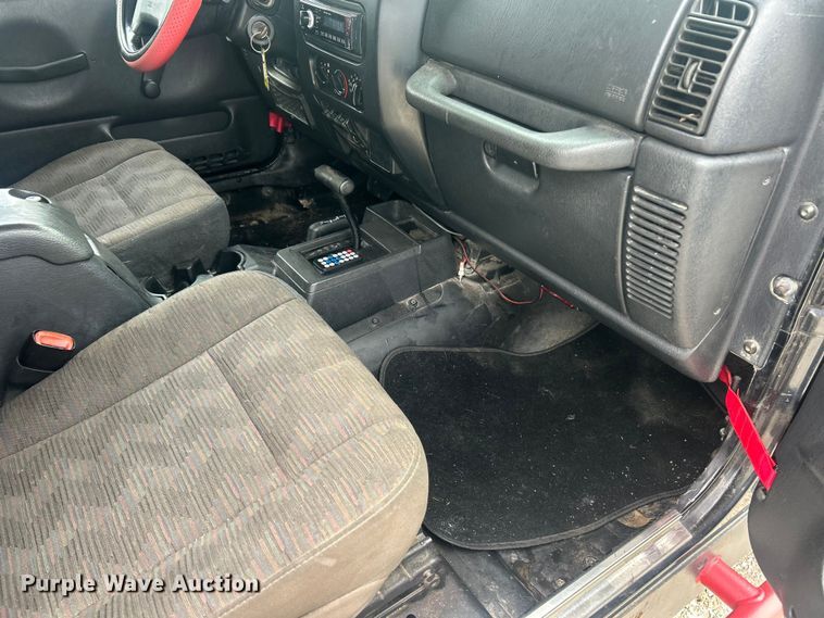 image for item ET6846 2005 Jeep Wrangler Sport SUV