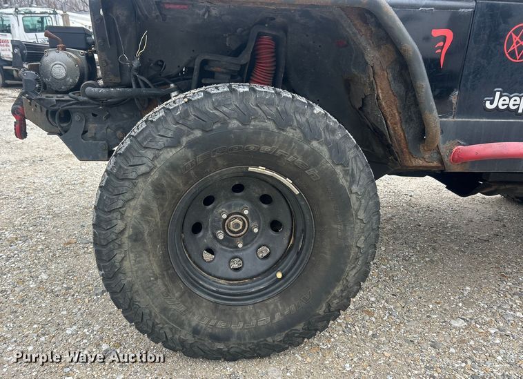 image for item ET6846 2005 Jeep Wrangler Sport SUV