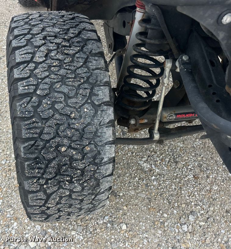 image for item ET6846 2005 Jeep Wrangler Sport SUV