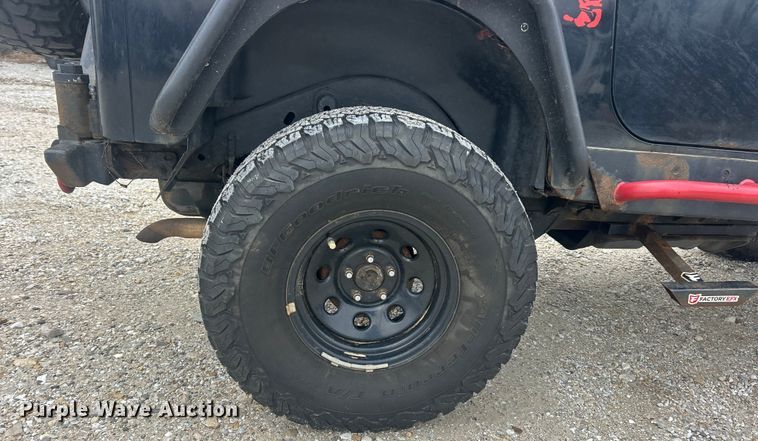 image for item ET6846 2005 Jeep Wrangler Sport SUV