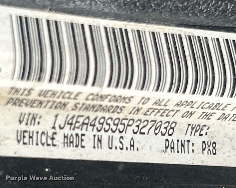 image for item ET6846 2005 Jeep Wrangler Sport SUV