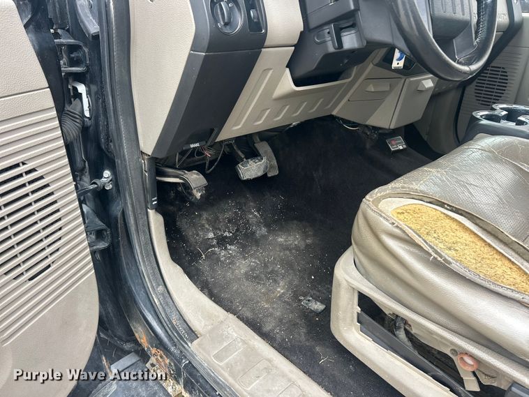 image for item ET6847 2008 Ford F250 XLT Super Duty Crew Cab pickup truck