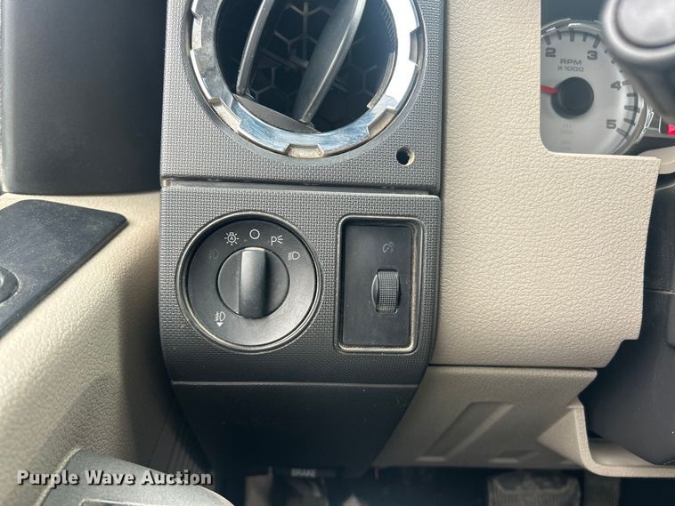 image for item ET6847 2008 Ford F250 XLT Super Duty Crew Cab pickup truck