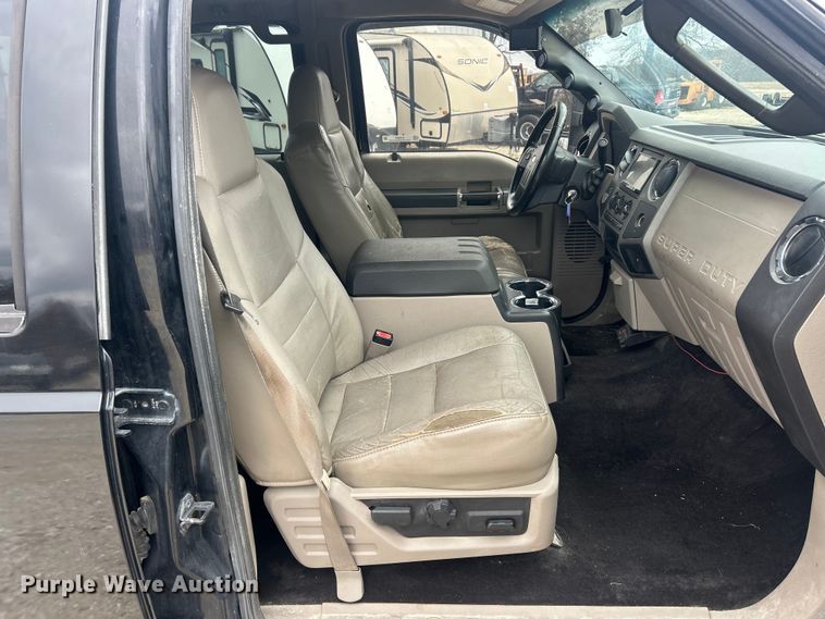 image for item ET6847 2008 Ford F250 XLT Super Duty Crew Cab pickup truck