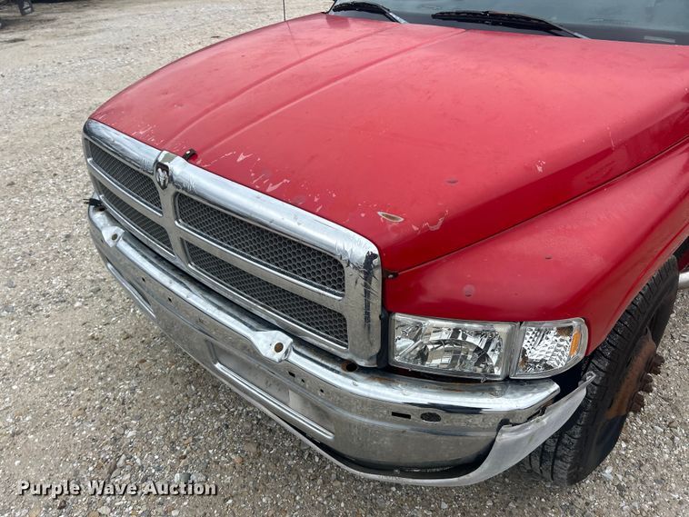 image for item ET6850 2000 Dodge Ram 3500 Ext. Cab flatbed pickup truck