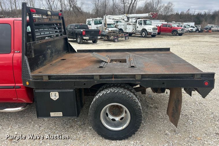 image for item ET6850 2000 Dodge Ram 3500 Ext. Cab flatbed pickup truck