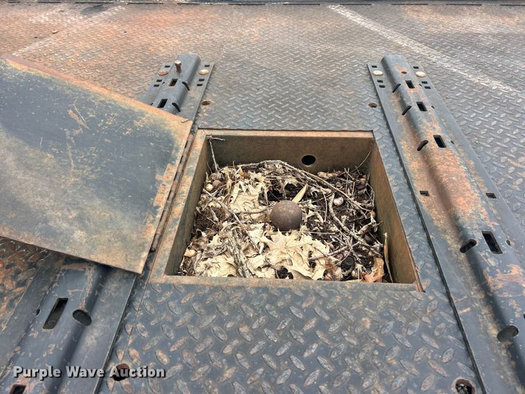 image for item ET6850 2000 Dodge Ram 3500 Ext. Cab flatbed pickup truck