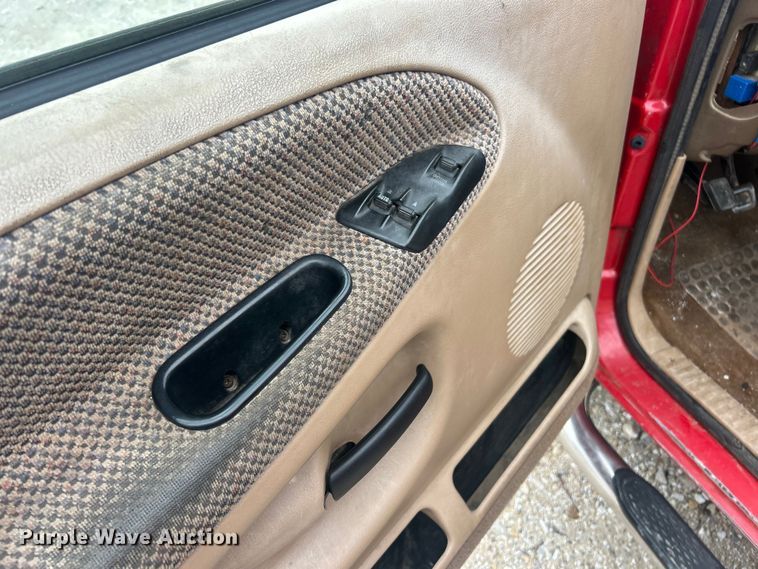 image for item ET6850 2000 Dodge Ram 3500 Ext. Cab flatbed pickup truck