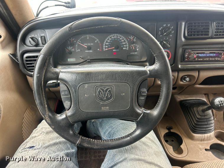 image for item ET6850 2000 Dodge Ram 3500 Ext. Cab flatbed pickup truck