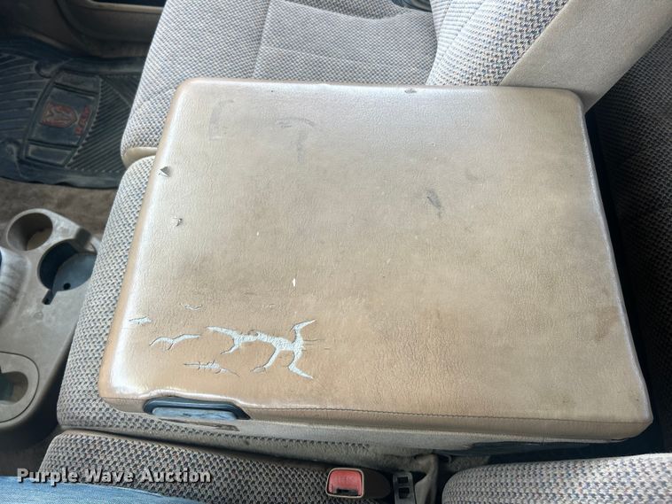 image for item ET6850 2000 Dodge Ram 3500 Ext. Cab flatbed pickup truck