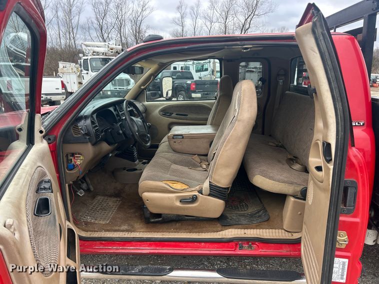 image for item ET6850 2000 Dodge Ram 3500 Ext. Cab flatbed pickup truck