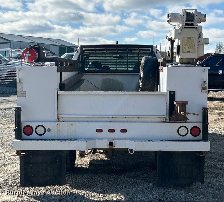 image for item ET6851 2009 Ford  F350 Super Duty  Ext. Cab utility bed pickup truck