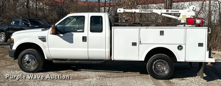 image for item ET6851 2009 Ford  F350 Super Duty  Ext. Cab utility bed pickup truck