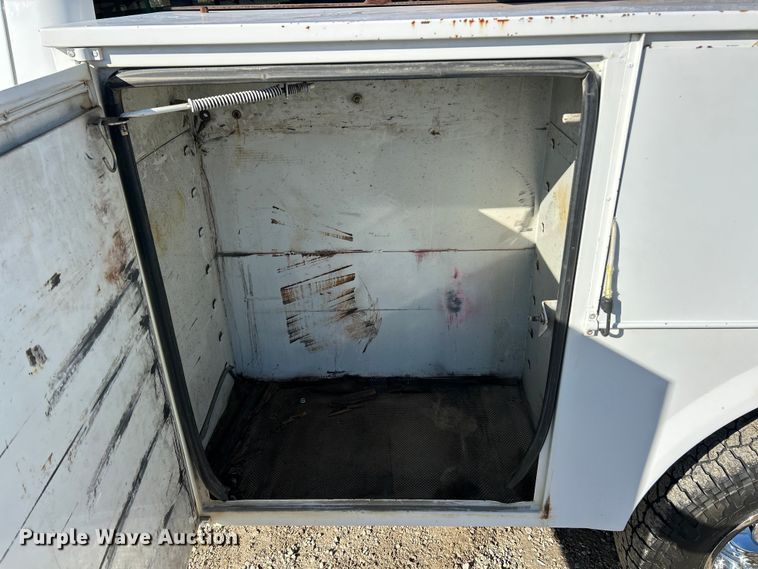 image for item ET6851 2009 Ford  F350 Super Duty  Ext. Cab utility bed pickup truck