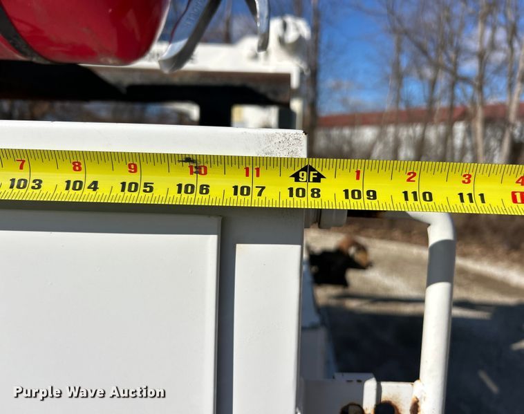 image for item ET6851 2009 Ford  F350 Super Duty  Ext. Cab utility bed pickup truck