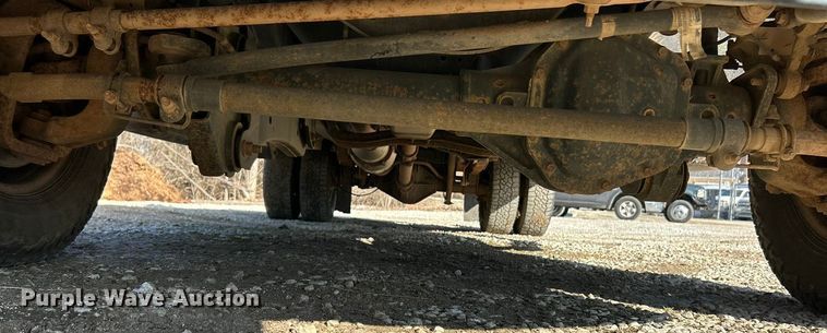 image for item ET6851 2009 Ford  F350 Super Duty  Ext. Cab utility bed pickup truck