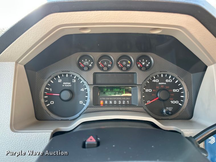 image for item ET6851 2009 Ford  F350 Super Duty  Ext. Cab utility bed pickup truck