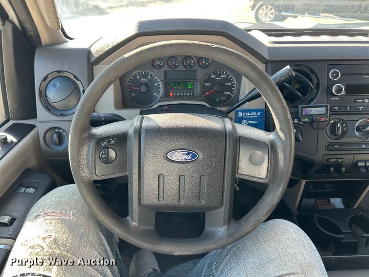 image for item ET6851 2009 Ford  F350 Super Duty  Ext. Cab utility bed pickup truck