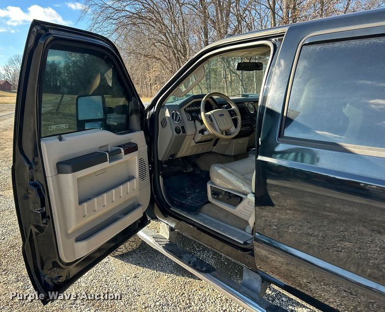 image for item ET6852 2008 Ford F250 Super Duty Crew Cab pickup truck