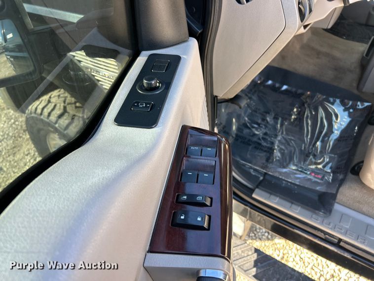 image for item ET6852 2008 Ford F250 Super Duty Crew Cab pickup truck