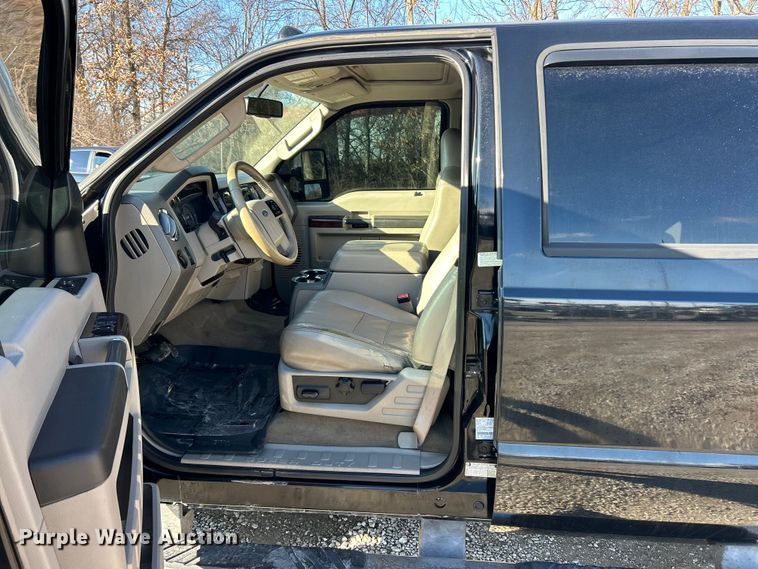 image for item ET6852 2008 Ford F250 Super Duty Crew Cab pickup truck