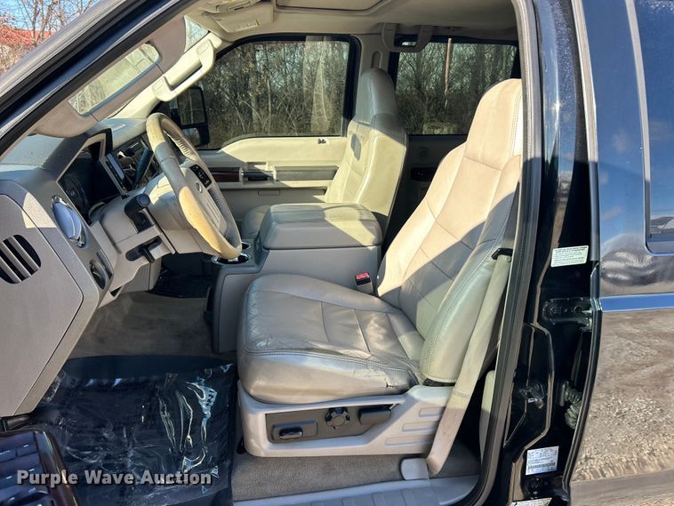 image for item ET6852 2008 Ford F250 Super Duty Crew Cab pickup truck