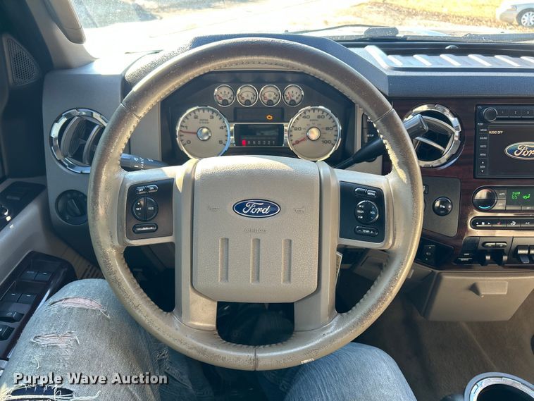image for item ET6852 2008 Ford F250 Super Duty Crew Cab pickup truck