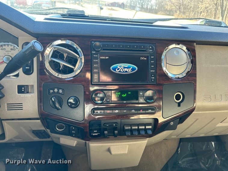 image for item ET6852 2008 Ford F250 Super Duty Crew Cab pickup truck